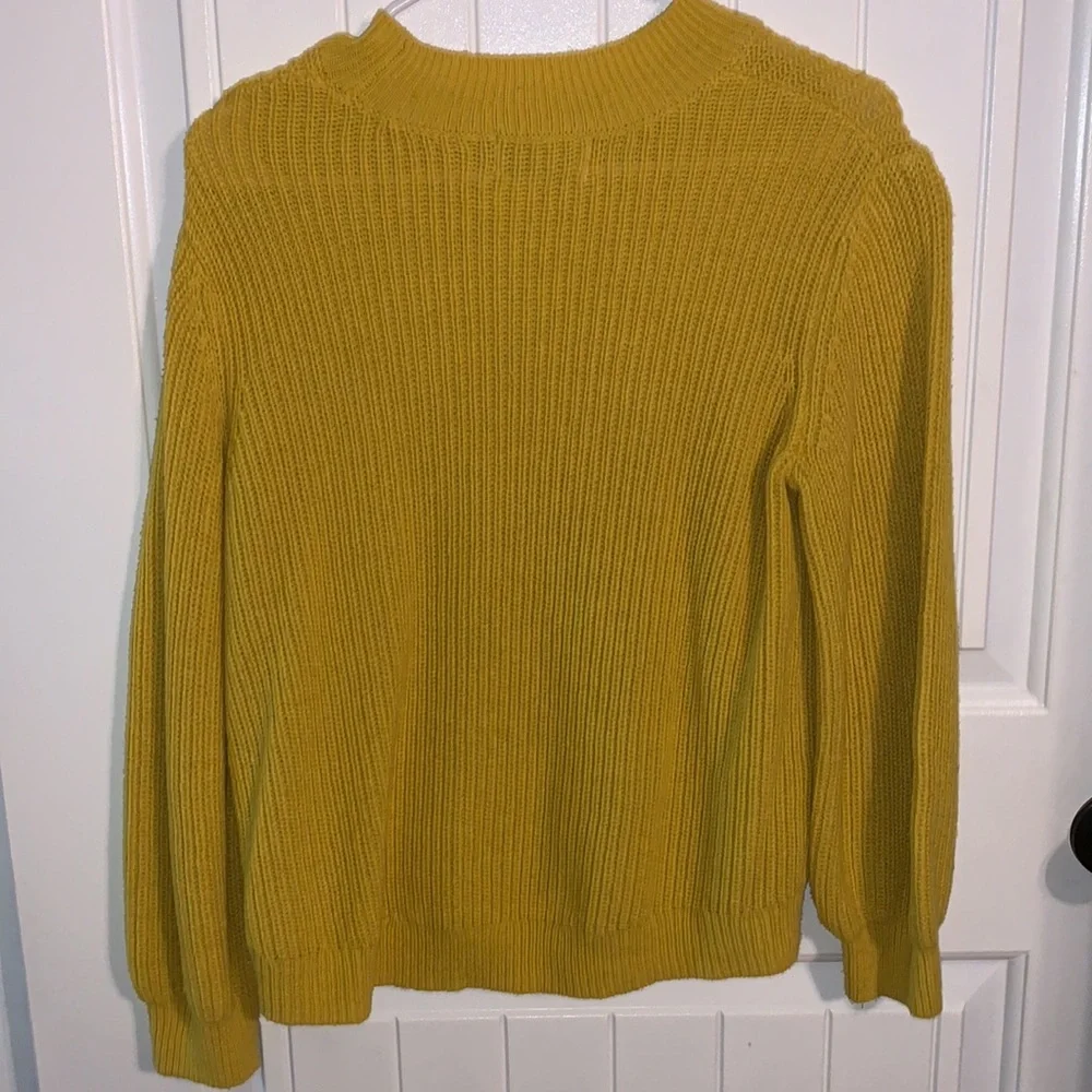 Yellow sweater - Picture 2 of 2